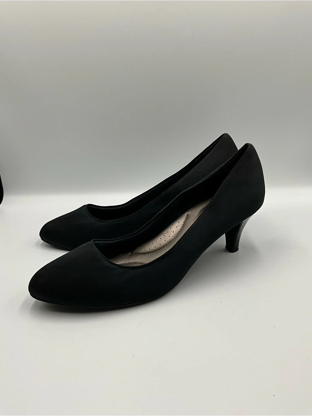 Coach and Four Pumps Size 11 Black Mid Heel Classic Pumps